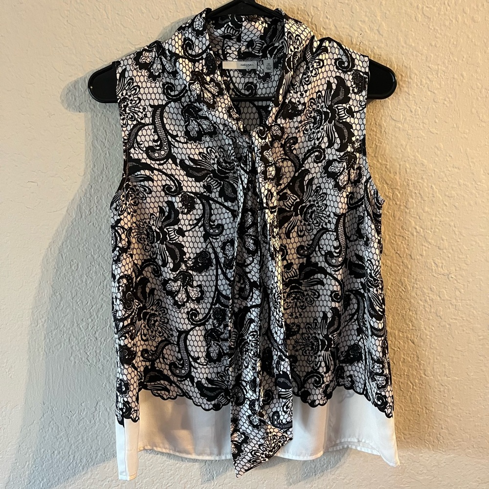 Halogen Sleeveless Designer Top